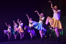 「チュパカブラ」を歌うエビ中。