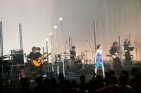 「坂本真綾 LIVE TOUR 2018 "ALL CLEAR"」最終公演の様子。（写真提供：FlyingDog）