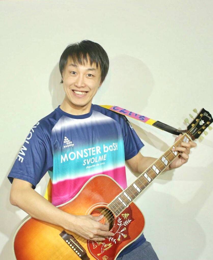 お見送り芸人しんいち（勝手にモンバス応援団長）