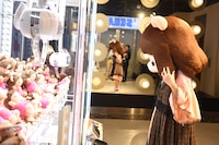 ぬいぐるみを1体落としたコレサワ。