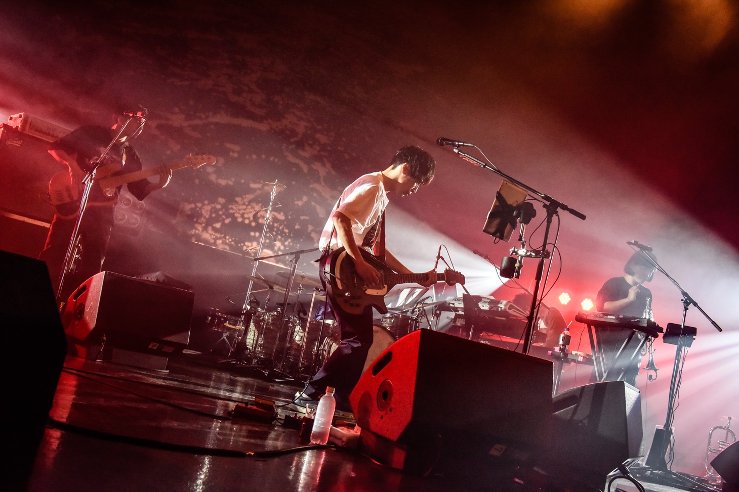 くるり「ライブツアー『線』」最終公演の様子。（Photo by AZUSA TAKADA）
