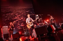 くるり「ライブツアー『線』」最終公演の様子。（Photo by AZUSA TAKADA）