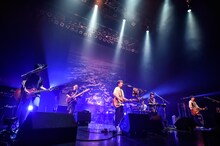 くるり「ライブツアー『線』」最終公演の様子。（Photo by AZUSA TAKADA）