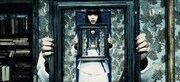 BiSH「HiDE the BLUE」ミュージックビデオのワンシーン