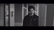 小袋成彬「Selfish」ミュージックビデオのワンシーン。
