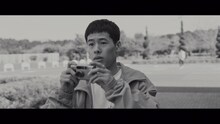 小袋成彬「Selfish」ミュージックビデオのワンシーン。
