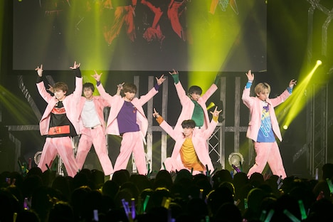 超特急（撮影：米山三郎 / 深野輝美）