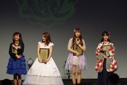 左から桜愛美、山木彩乃、福山果奈、MYU。