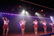 AKB48チーム8 結成4周年記念公演の様子。(c) AKS