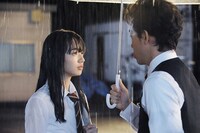 映画「恋は雨上がりのように」より。