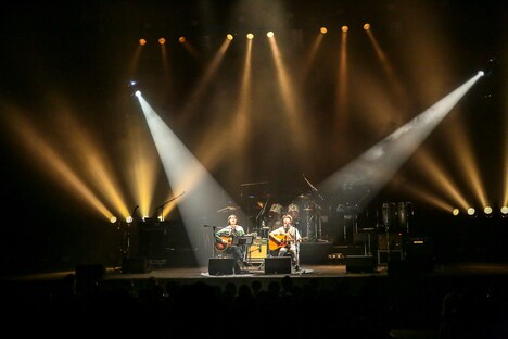 真心ブラザーズ「今年も恒例！サンプラザ!!ホントです」公演の様子。