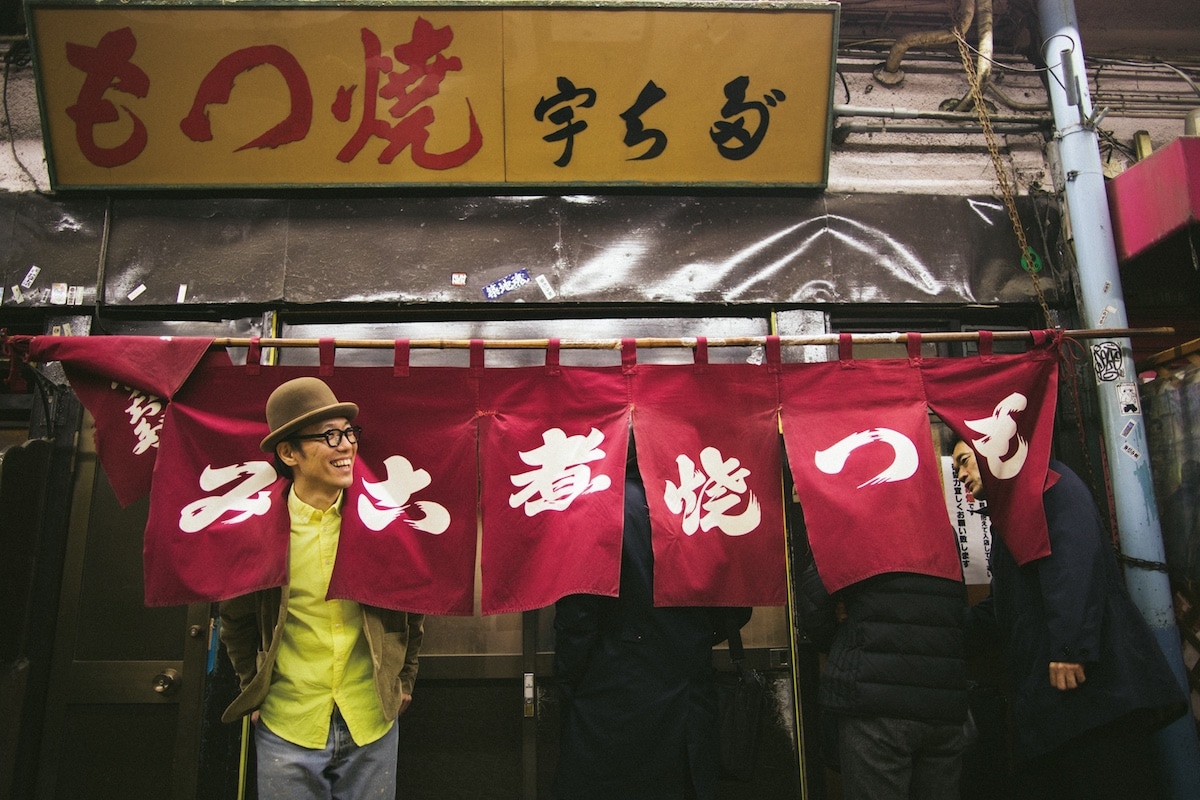 ハナレグミ「dancyu」登場、“下町飲みの聖地”でハシゴ酒