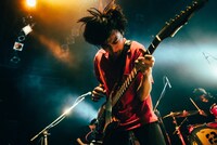 古舘佑太郎（Vo, G / 2）（撮影：サマーエンドブルーリオ）