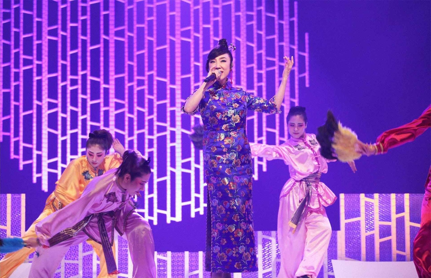 松任谷由実（中央）。(c)フジテレビ