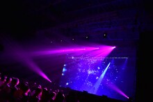 「amazarashi × Aimer Asia Tour 2018」シンガポール公演でのamazarashiのライブの様子。（Photo by Taku Fujii）