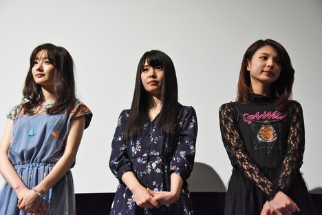 左から秋月成美、窪田美沙（仮面女子）、大野未来。