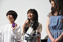 左からりりか、市川美織（NMB48）、秋月成美。