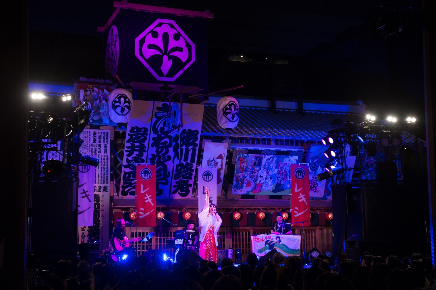 レキシのスペシャルライブの様子。