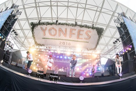 ORANGE RANGEとGEN（04 Limited Sazabys）。（撮影：ヤオタケシ）