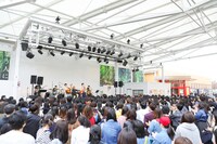 さくらしめじ1stフルアルバム「ハルシメジ」リリース記念フリーライブイベントの様子。（Photo by HAJIME）