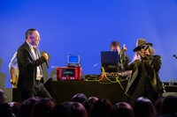 レイザーラモンRGとm.c.A.T。