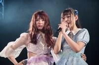 左からレナ、ユーナ。（撮影：林晋介）