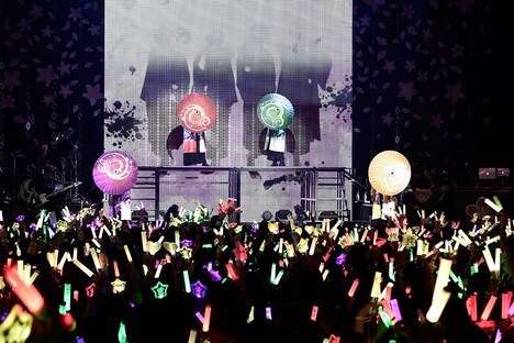 浦島坂田船「Spring Tour 2018 ～桜吹雪で乱de舞！～」最終公演の様子。（撮影：小松陽祐［ODD JOB］）