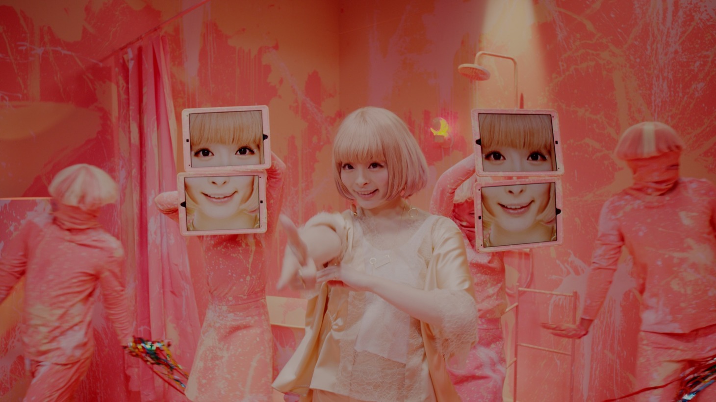 きゃりーぱみゅぱみゅ「きみのみかた」ミュージックビデオのワンシーン。