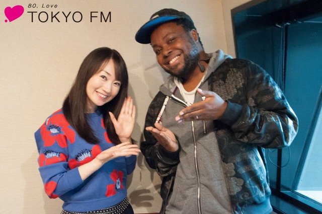 左から水樹奈々、クリス・ハート。