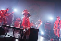 SHAKALABBITSの活動休止前最後のライブとなったツアー「SHAKALABBITS 1999-2017 LAST TOUR "What Time Is It !?"」最終公演の様子。（Photo by tweety）