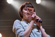 鞄に入っていた紙にNao☆への誕生日メッセージをつづったKaede。