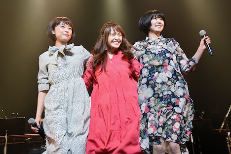 「圧倒的なスタイル」でラインダンスを踊るNegicco。