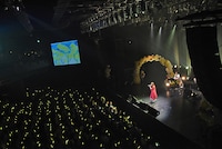 アンコールで「菜の花」を歌うNao☆。