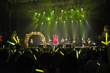 アンコールで「菜の花」を歌うNao☆。