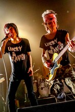 左から甲本ヒロト（Vo）、真島昌利（G）。（撮影：柴田恵理）