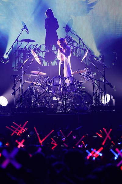 YOSHIKI（Dr, Piano）