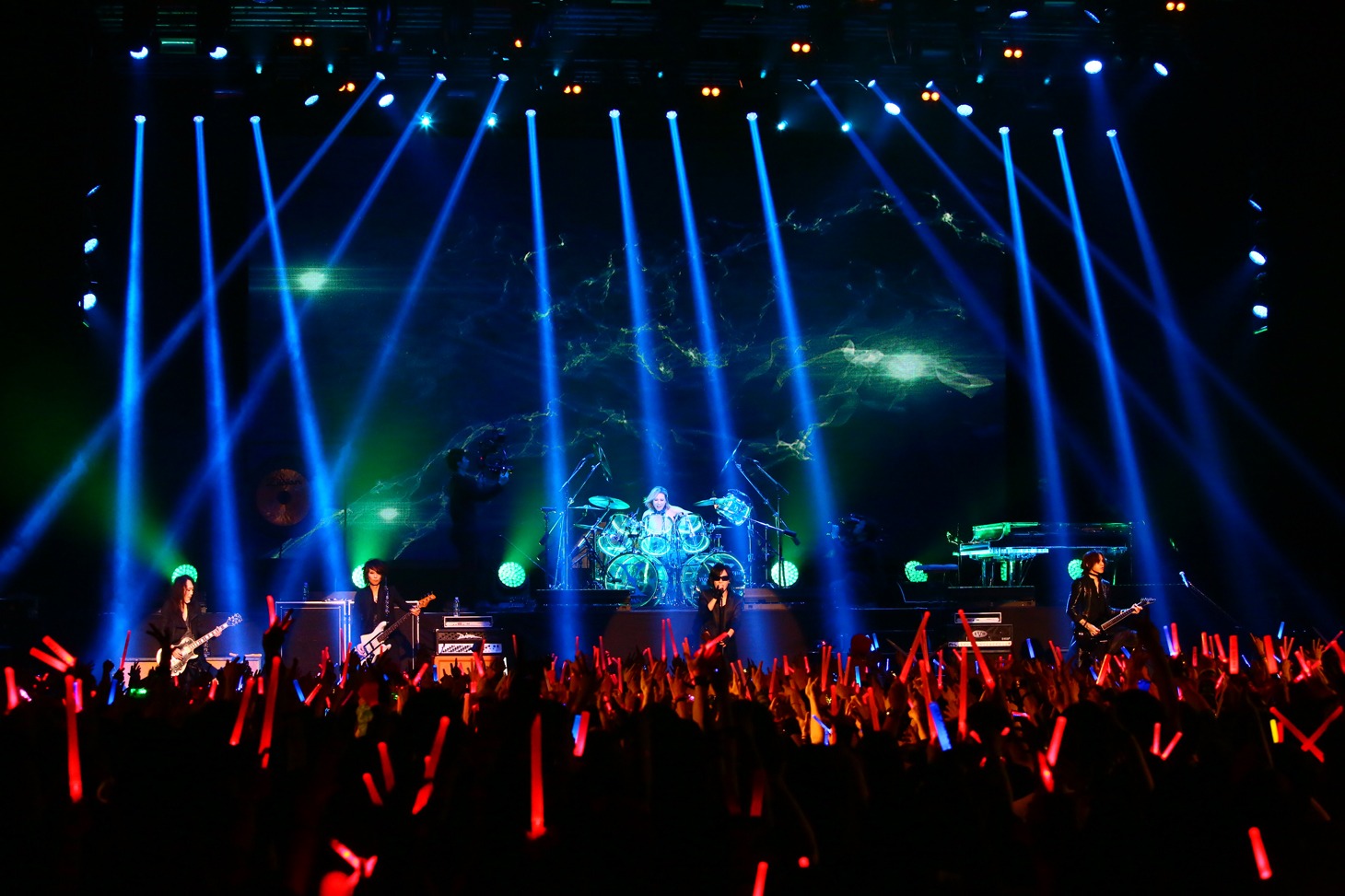 「X JAPAN LIVE 2018 アメリカフェス出演直前 PREMIUM GIGS ～YOSHIKI復活の夜～」4月11日公演の様子。