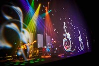 indigo la End「蒼き花束vol.2」の様子。（撮影：井手康郎）