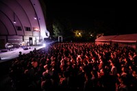 「石崎ひゅーい『Huwie Best』フリーライブ」の様子。（Photo by HAJIME KAMIIISAKA）