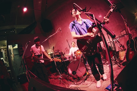 「Keishi Tanaka Spring Tour 2018 [This Feelin' Only Knows]」東京・Weekend Garage Tokyo公演の様子。（撮影：山川哲矢）