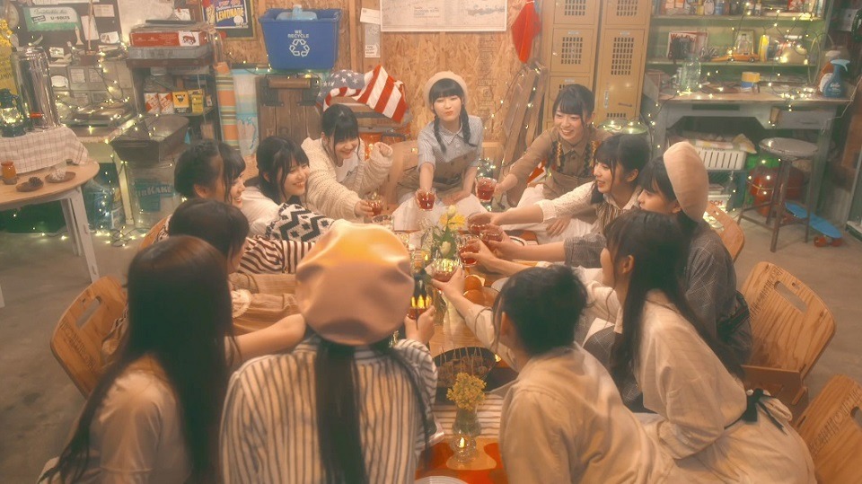 乃木坂46「トキトキメキメキ」ミュージックビデオのワンシーン。