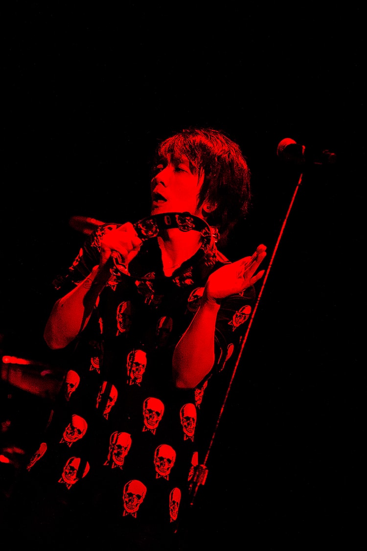 吉井和哉 ソロデビュー15周年記念してライブアルバム ボックス発売 動画あり 音楽ナタリー