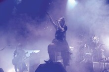 彩姫（Vo）（Photo by MASANORI FUJIKAWA）