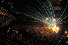 「BAND-MAID WORLD DOMINATION TOUR 2018【宣告】」 Zepp Tokyo公演の様子。（Photo by MASANORI FUJIKAWA）