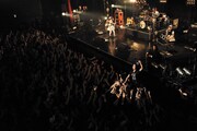 「BAND-MAID WORLD DOMINATION TOUR 2018【宣告】」 Zepp Tokyo公演の様子。(Photo by MASANORI FUJIKAWA)