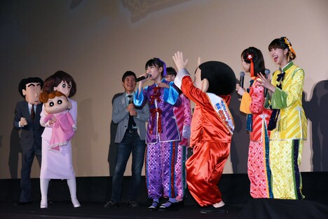 野原しんのすけのモノマネを披露する高城れに。