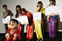 「映画クレヨンしんちゃん 爆盛！カンフーボーイズ ～拉麺大乱～」初日舞台挨拶の様子。