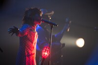 4月13日にフェスティバルホールで行われた「HALL LOTTA LOVE ～ホールに溢れる愛を～」大阪公演の様子。（撮影：仁礼博）