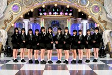 左から小田中穂、上水口姫香、町田穂花、木崎千聖、高橋美海、篠原望、水野舞菜、篠田萌、山本琉愛、延命杏咲実、畑美紗起、河田梨帆。(c)テレビ朝日