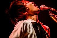 斎藤宏介（Vo, G）（Photo by Viola Kam [V'z Twinkle]）